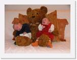 051129 Zwillinge mit Baer (02) * 512 x 384 * (105KB)